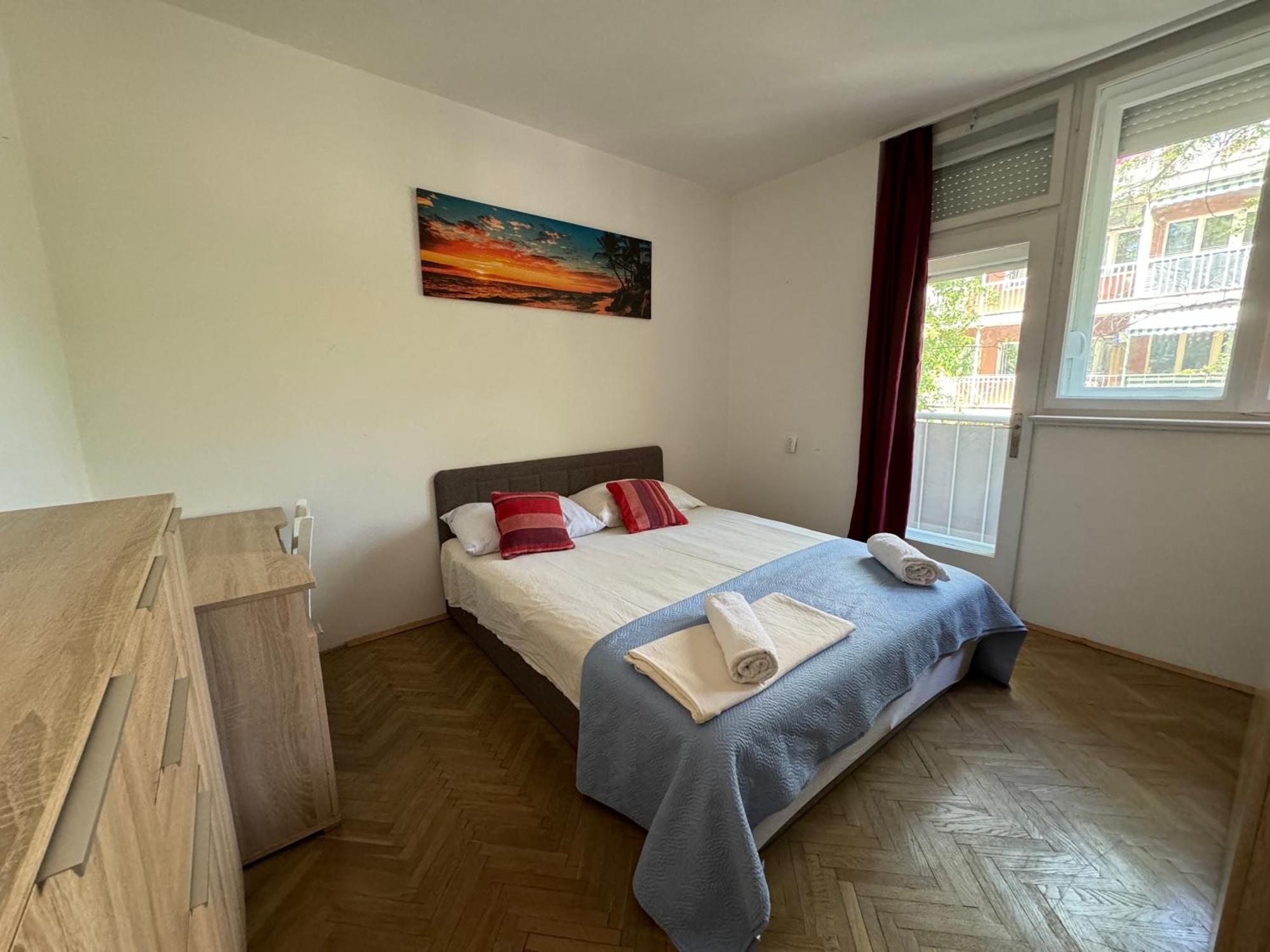 Large 3br Family In The Center And 5bd Apartman *