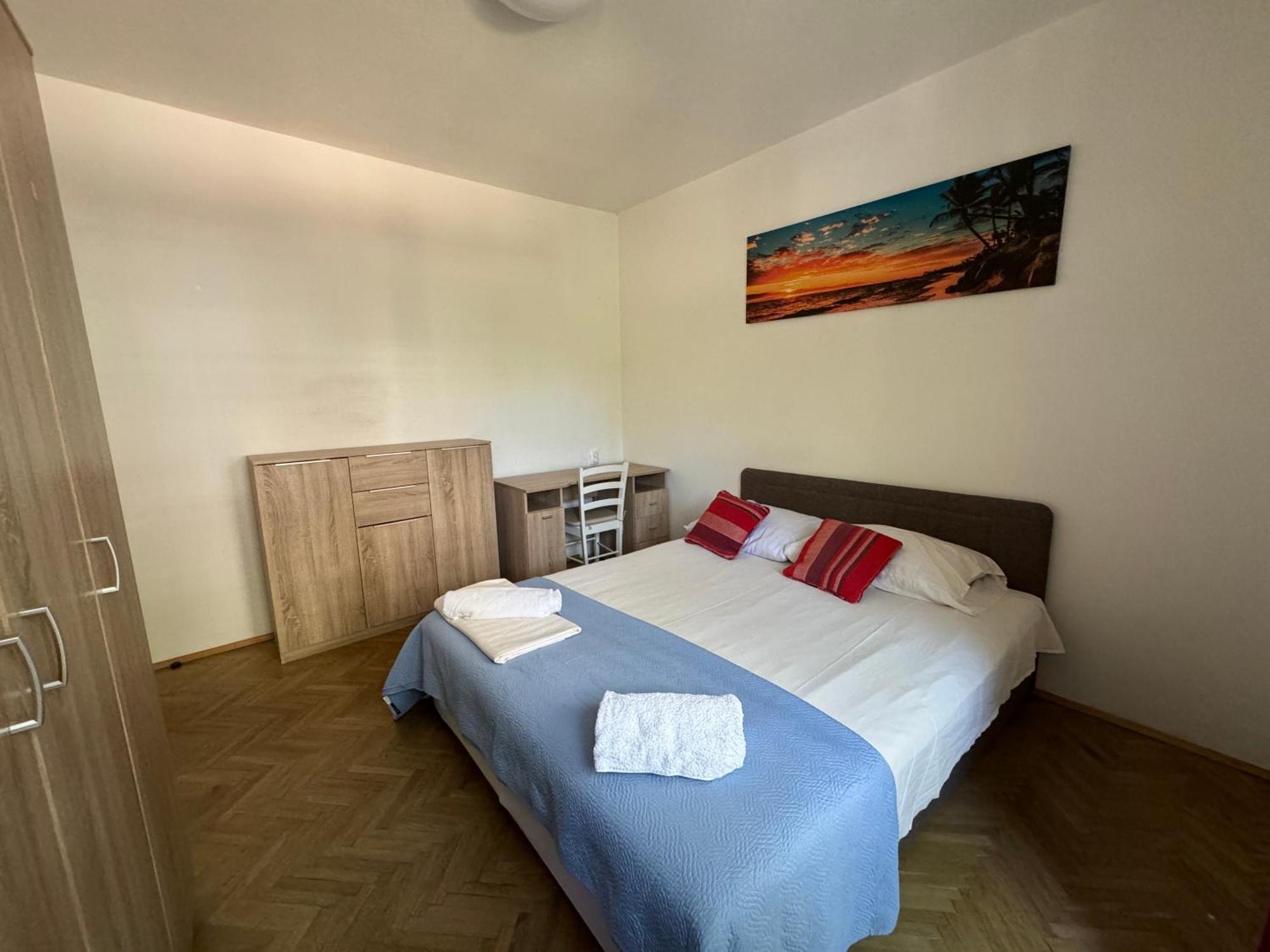Large 3br Family In The Center And 5bd Apartman *
