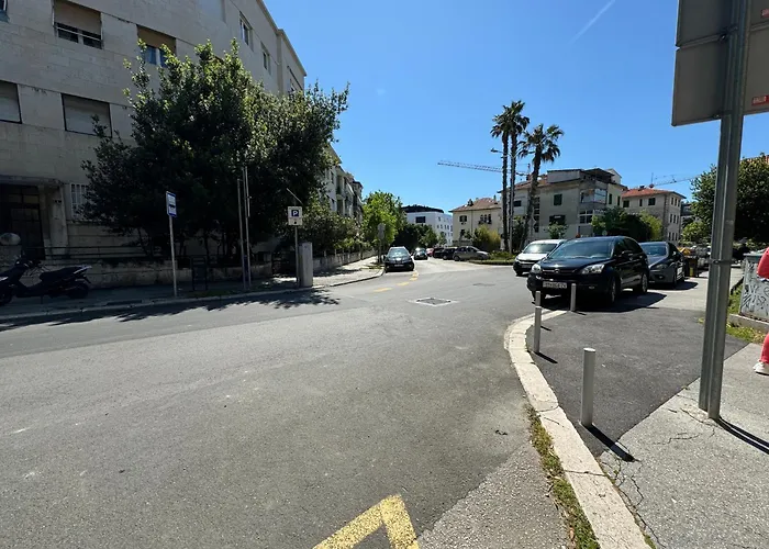 Large 3Br Family Apartment In The Center And Sand Beach 5Bd