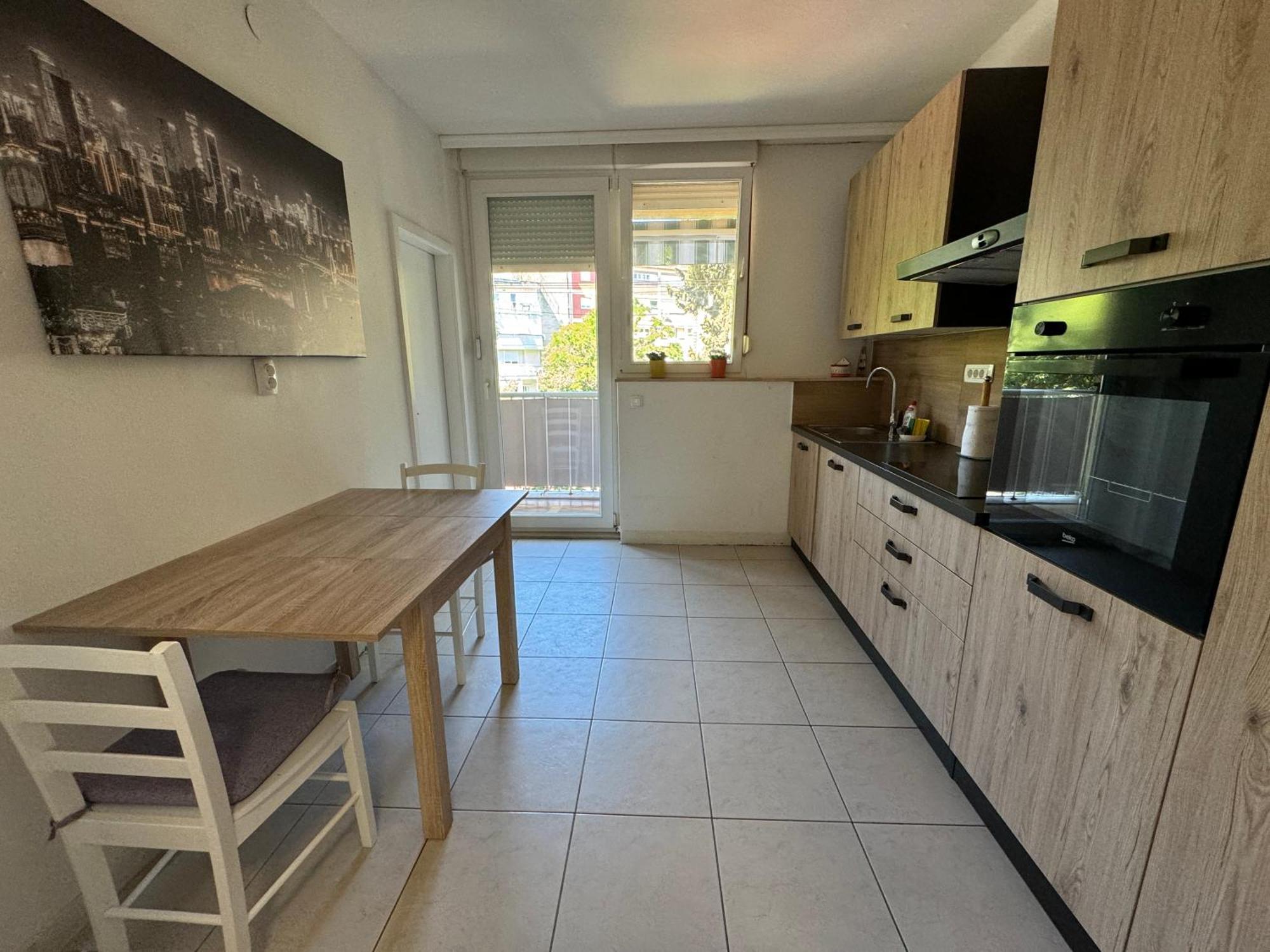 Large 3br Family In The Center And 5bd Apartment Split