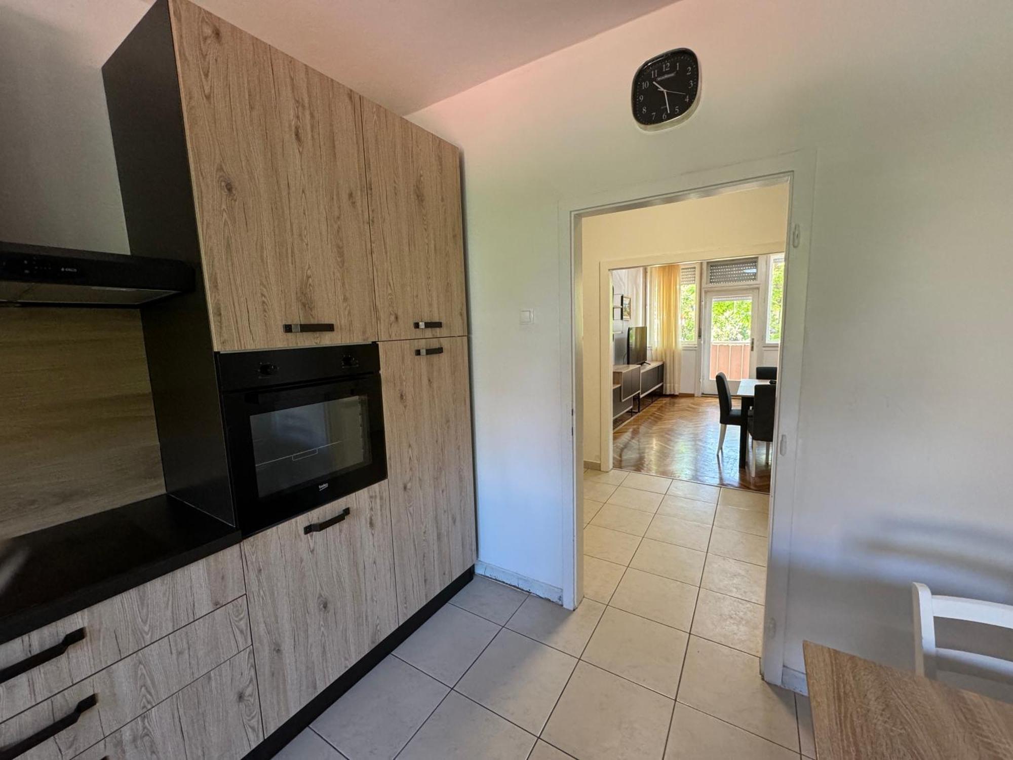 Large 3br Family In The Center And 5bd Split